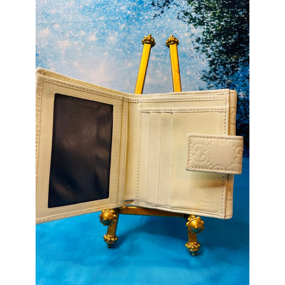 Gucci Vanilla Cream Leather Heart Logo Bi-Fold Wallet - Picture 4 of 15